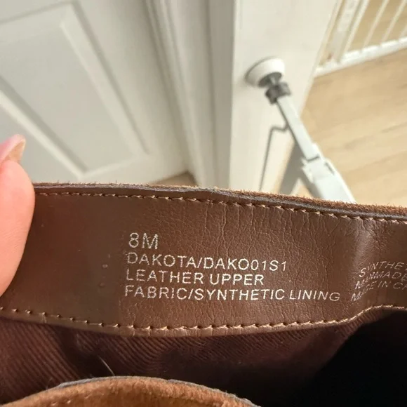 Elegant Brown Knee-High Women's Boots - Picture 4 of 4